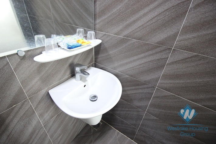 Low-cost studio in high floor, Tran Duy Hung street, Ha Noi, for rent: neat and comfortable